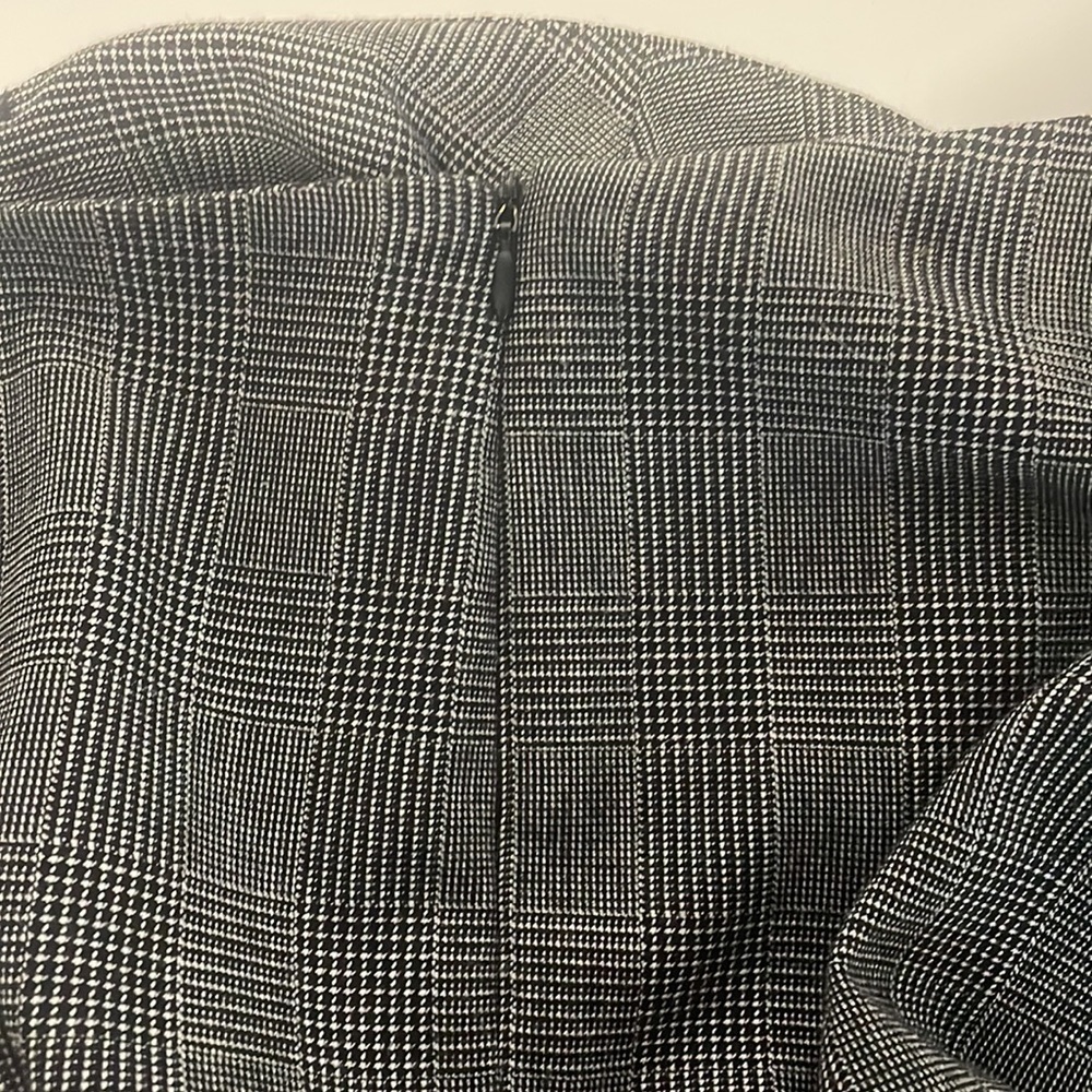 Cleo Petites Flat-Front, Side-Zip Pants with Plaid Print - Picture 5 of 5